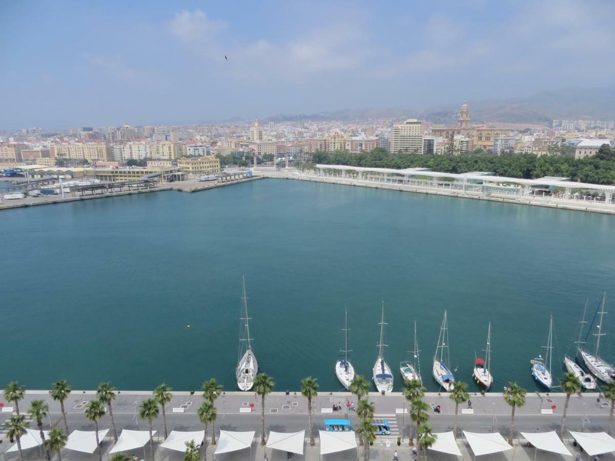 Apartamento Los Tres Soles مالقة المظهر الخارجي الصورة