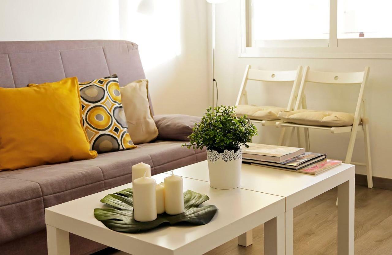 Apartamento Los Tres Soles مالقة المظهر الخارجي الصورة