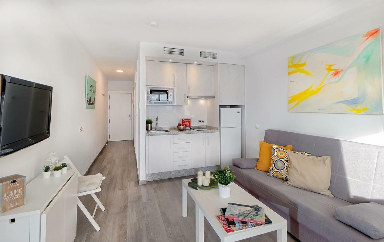 Apartamento Los Tres Soles مالقة المظهر الخارجي الصورة
