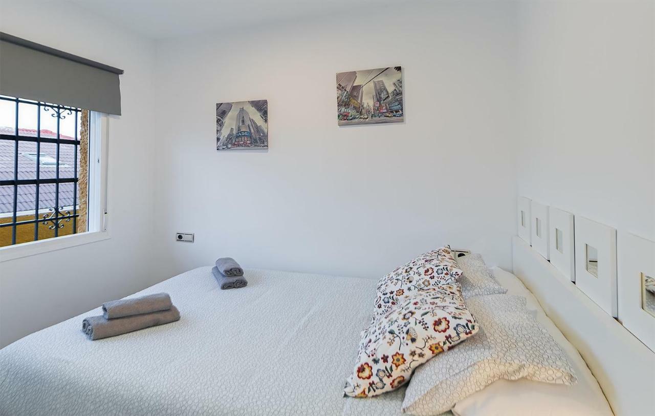 Apartamento Los Tres Soles مالقة المظهر الخارجي الصورة