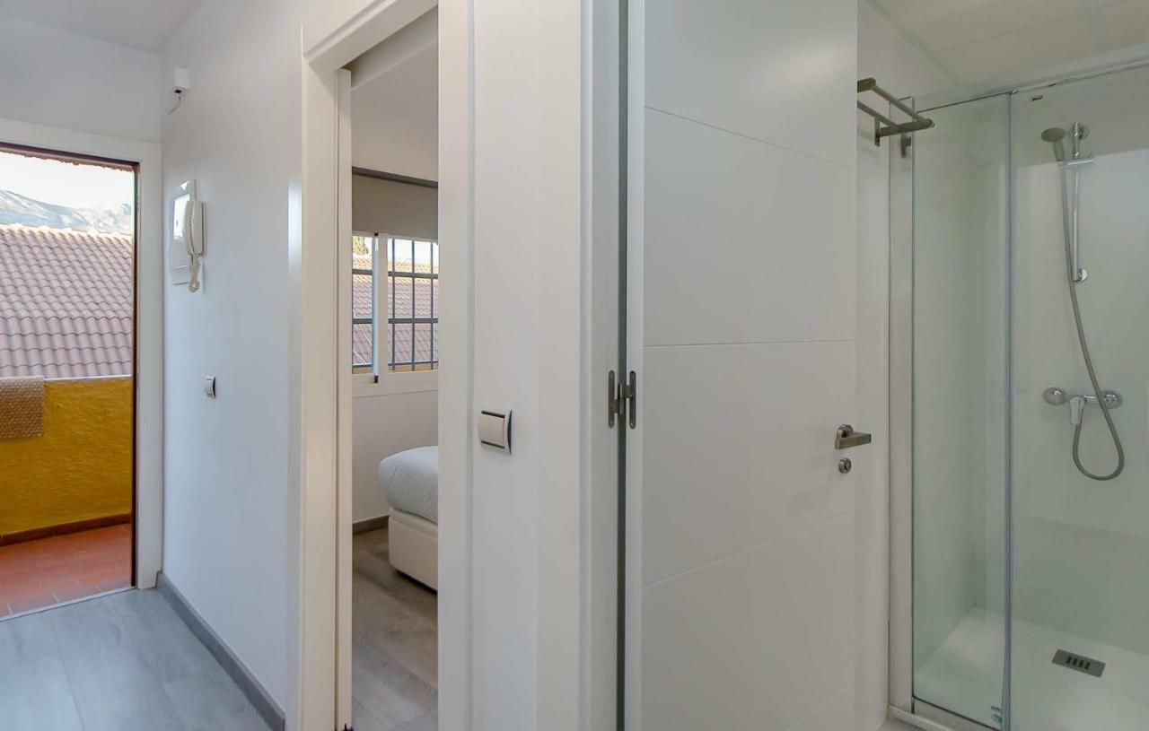 Apartamento Los Tres Soles مالقة المظهر الخارجي الصورة